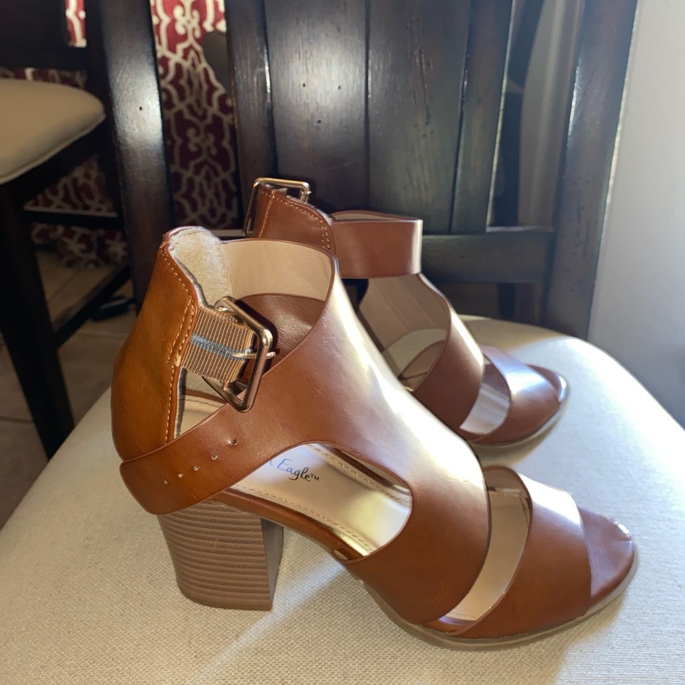 AMERICAN EAGLE heels